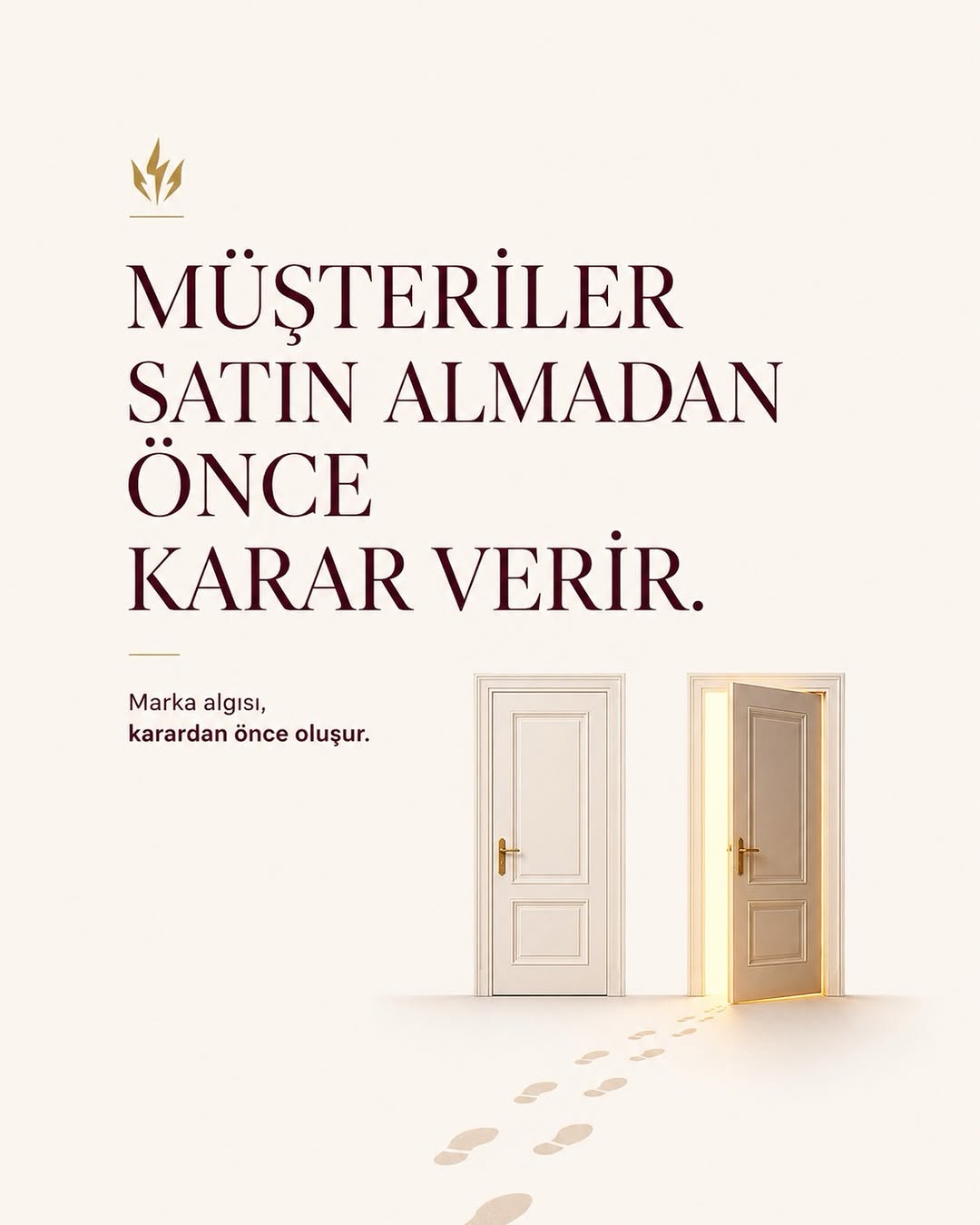 Marka algısı ve müşteri karar sürecini gösteren ışıklı açık kapı görseli